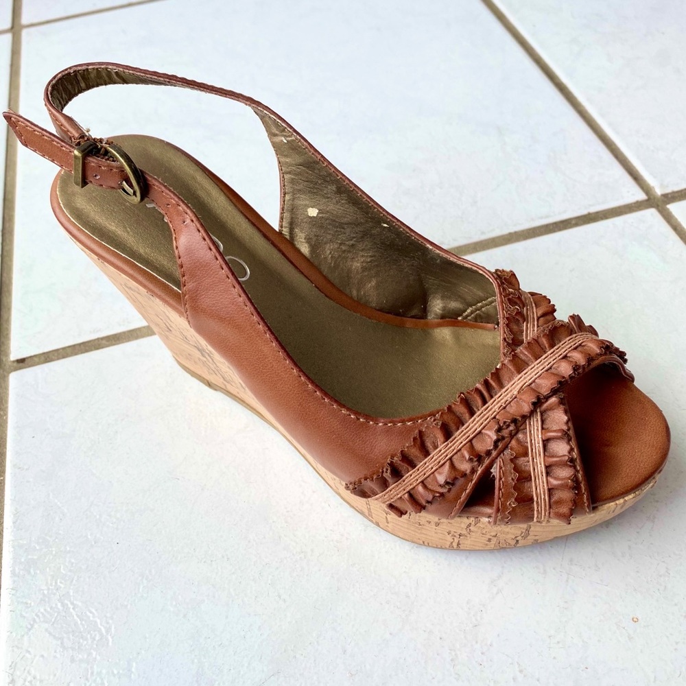 Aldo Brown Wedge Ruffle Sandals - Picture 7 of 8